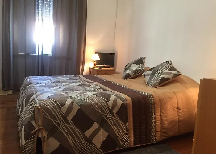 Residencia Almirante Guest house 2*